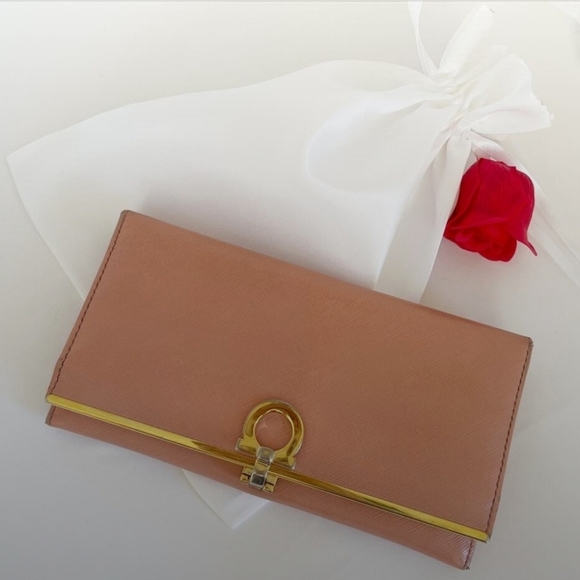 Salvatore Ferragamo Continental Pink Wallet with Gold Accents - Picture 2 of 10